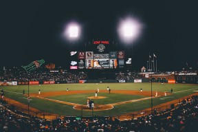 LOL SPORTS-三季封神！东契奇持续高光霸屏IG，球迷狂赞现役最强持球大核